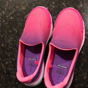 New without box girls sneakers